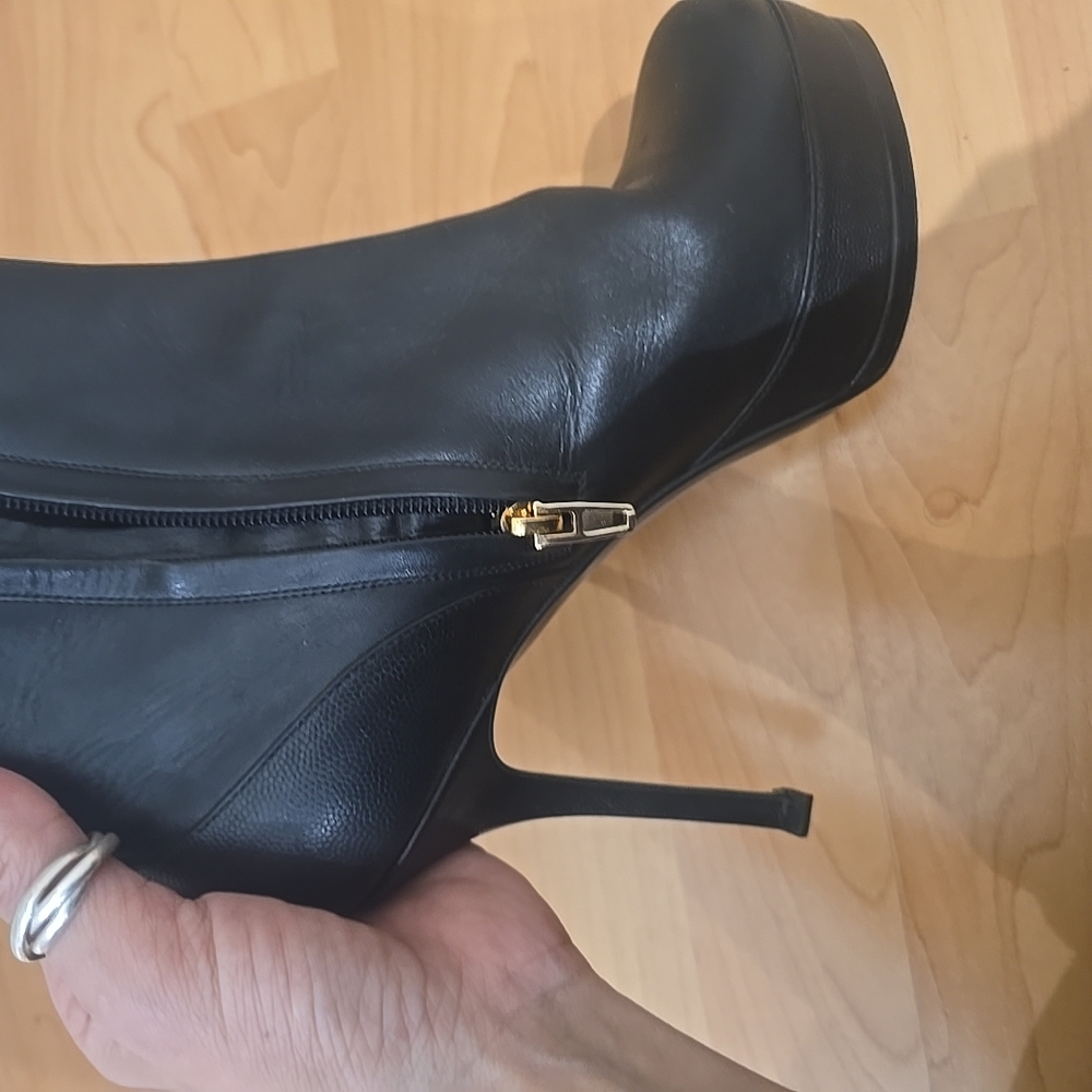 YSL Womens 38 Elegant Black Ankle Boots - Picture 5 of 10